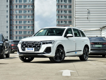 Audi Q7 2025 55 TFSI Quattro S line Sport