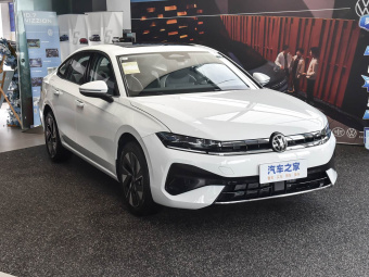 VW Sagitar 2026 L 300TSI DSG Elite