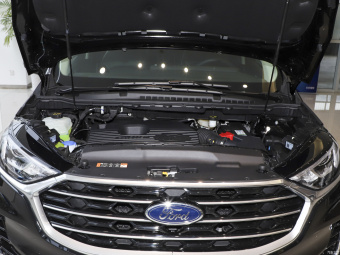 Ford Edge Plus Platinum EcoBoost 245 7 Seat