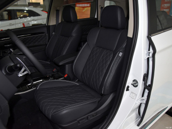 Mitsubishi Outlander Supreme 2.4L AWD 7 Seat