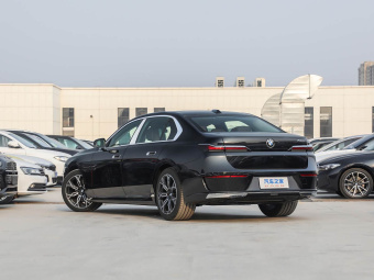 BMW 7 Series 2026 Restyled 735Li Luxury