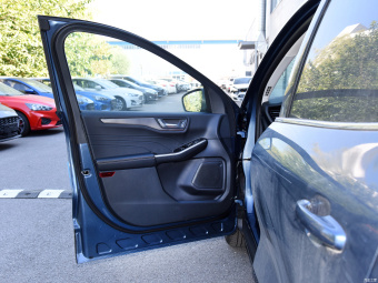 Ford Escape Shine EcoBoost 245 4WD