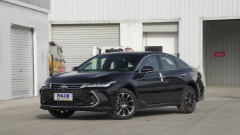 Toyota Avalon Deluxe 2.0L