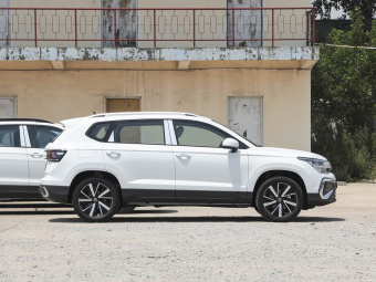 VW Tharu 2025 300TSI 2WD Bright Moon Edition