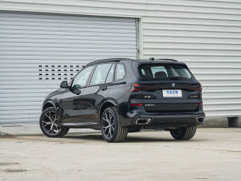 BMW X5 2026 Restyled xDrive 30Li M Sport Night Edition