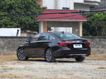 Honda Inspire Sport Hybrid Pure Elegant 2.0L