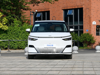 XPeng X9 640 Max AWD