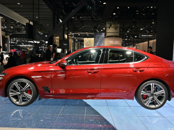 Genesis G70 Flagship AWD