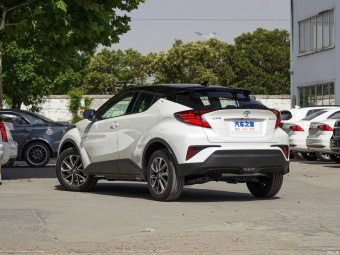 Toyota IZOA Yichi 2.0L