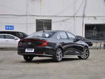 Hyundai Mistra Premium LUX 270TGDi DCT