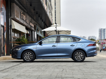 BYD Qin Plus DM-i Leading 55КМ