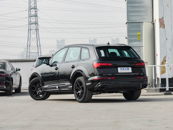 Audi Q7 2025 45 TFSI Quattro S line Black Knight Edition