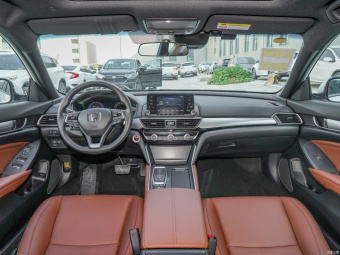 Honda Inspire Sport Hybrid Pure Wisdom 2.0L