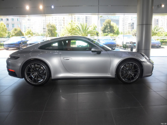 Porsche 911 Carrera 4
