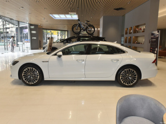 Audi A7L Dreamy 45 TFSI