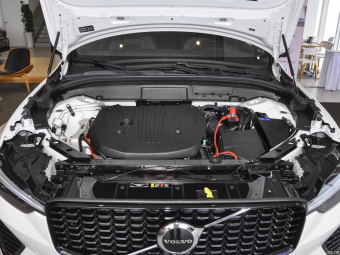 Volvo XC60 B5 AWD Zhiyuan Sports