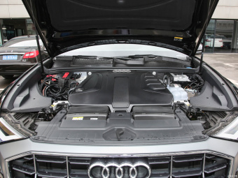 Audi Q8 Select Dynamic 45 TFSI