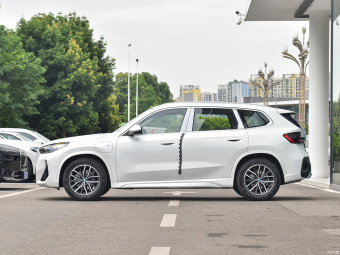 BMW iX1 eDrive25L M Sport