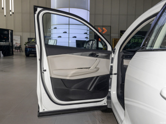 Lynk & Co 06 PHEV Remix Pro PHEV