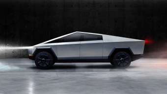 Tesla Cybertruck Tri Motor AWD