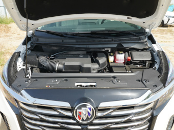 Buick GL8 Luxury