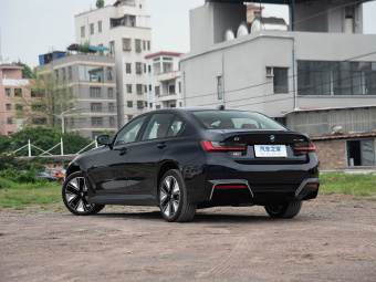 BMW i3e 2026 eDrive 40 L Sport Restyled Night Edition