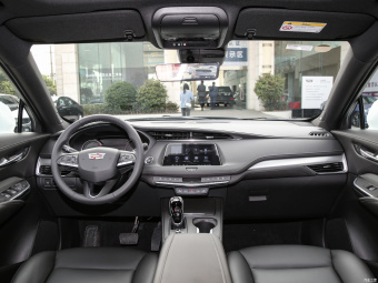 Cadillac XT4 Luxury 28T