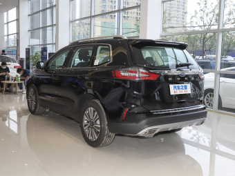 Ford Edge Plus Platinum EcoBoost 245 7 Seat