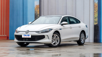 VW Lamando L Dazzling Hot 280TSI DSG