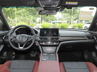 Honda Inspire Sport Hybrid Pure Shang 2.0L