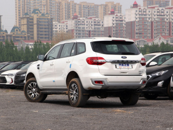 Ford Everest Luxury 2.3T AWD 7 Seats