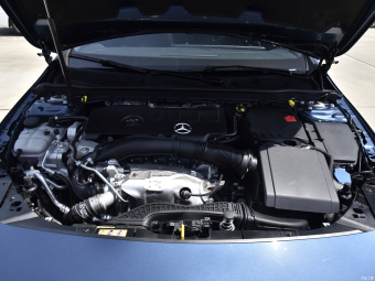 Mercedes-Benz CLA-Class 260 4MATIC