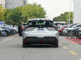 MG Mulan Luxury 425km