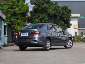 Nissan Sylphy Classic Comfort 1.6XE MT