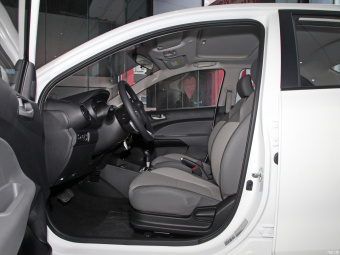 Kia Pegas Elite Connect 1.4L AT