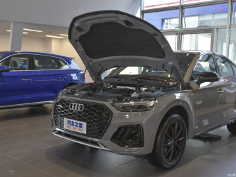 Audi Q5L Sportback Selection 45 TFSI
