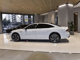 Audi A7L White Mage Edition 45 TFSI Quattro