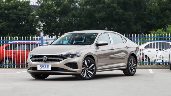 VW Passat Deluxe 330TSI