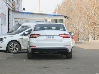Skoda Octavia Comfort 1.5 MT