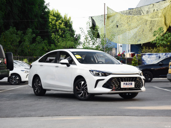 Beijing U5 Plus Deluxe 1.5L 5MT