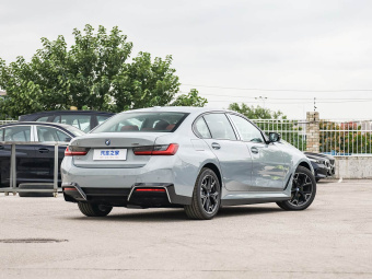 BMW i3e 2026 eDrive 40 L Night Edition
