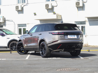 Land Rover Range Rover Velar Black Collector's Edition P250