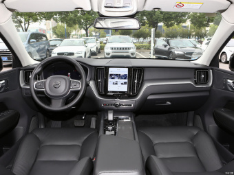 Volvo XC60 B5 AWD Smart Sports