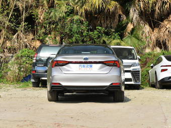 Toyota Avalon Hybrid XLE Premium 2.5L