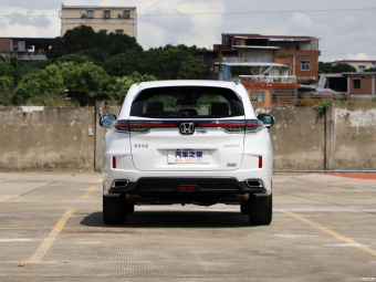 Honda UR-V Elegant 240TURBO
