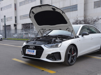 Audi A4L RS Style 40 TFSI Quattro