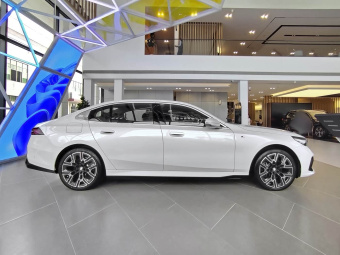 BMW i5 2026 xDrive 50L M Sport