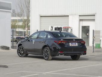 Toyota Avalon Deluxe 2.0L