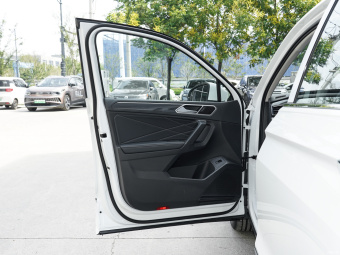 VW Tiguan L R-Line Premium 330TSI