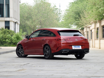 Mercedes-Benz CLA-Class 260 4MATIC Shooting Brake